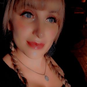 Meet your Posher, Lacey